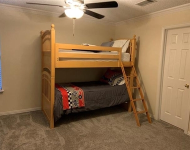 2102 Hunter Place Lane - Photo Thumbnail 25