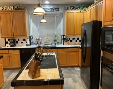 2102 Hunter Place Lane - Photo Thumbnail 20