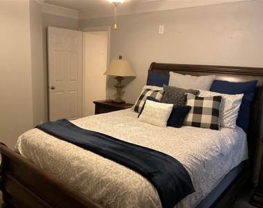 2102 Hunter Place Lane - Photo Thumbnail 27