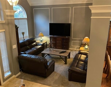 2102 Hunter Place Lane - Photo Thumbnail 36