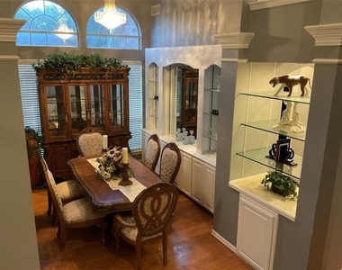 2102 Hunter Place Lane - Photo Thumbnail 34