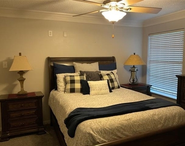 2102 Hunter Place Lane - Photo Thumbnail 28