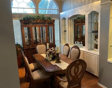 2102 Hunter Place Lane - Photo Thumbnail 5