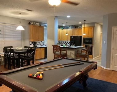 2102 Hunter Place Lane - Photo Thumbnail 15