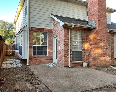 2102 Hunter Place Lane - Photo Thumbnail 37