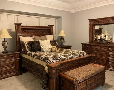 2102 Hunter Place Lane - Photo Thumbnail 7