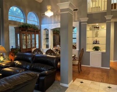 2102 Hunter Place Lane - Photo Thumbnail 3