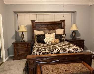 2102 Hunter Place Lane - Photo Thumbnail 9