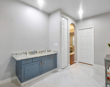 9271 Madewood Court - Photo Thumbnail 12