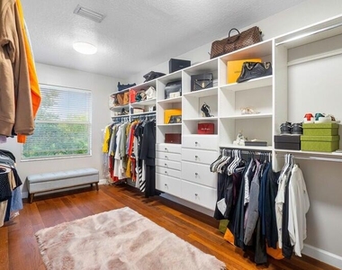 9271 Madewood Court - Photo Thumbnail 13