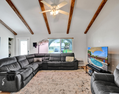 10501 Nw 20th Court - Photo Thumbnail 3