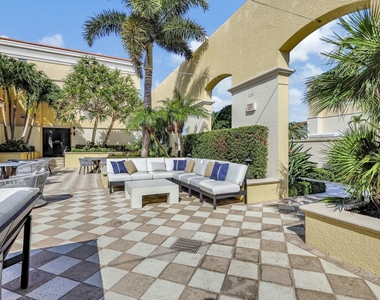 701 S Olive Avenue - Photo Thumbnail 11