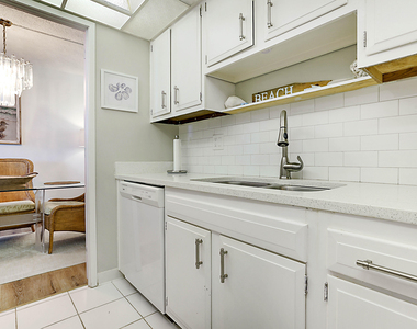 2121 N Ocean Boulevard - Photo Thumbnail 18