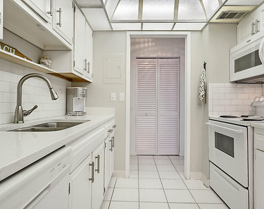 2121 N Ocean Boulevard - Photo Thumbnail 14