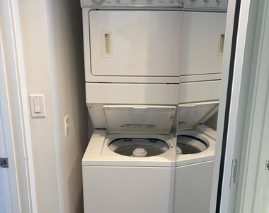 1551 N Flagler Drive - Photo Thumbnail 18