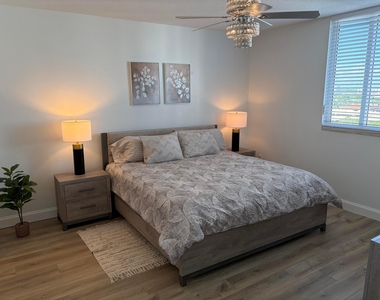 1551 N Flagler Drive - Photo Thumbnail 8