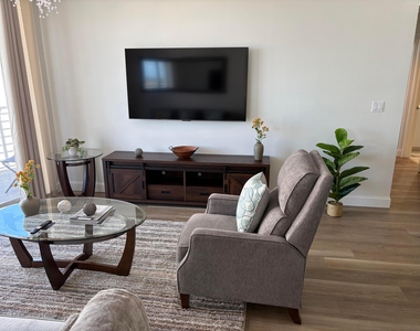 1551 N Flagler Drive - Photo Thumbnail 7