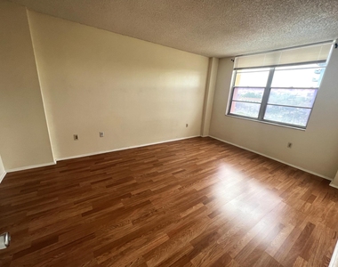 15600 Nw 7th Avenue - Photo Thumbnail 4