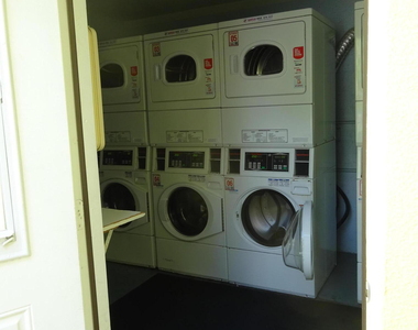 2660 Ne 8th Avenue - Photo Thumbnail 11