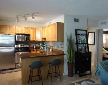 2660 Ne 8th Avenue - Photo Thumbnail 2