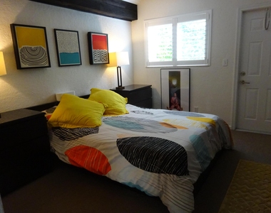 2660 Ne 8th Avenue - Photo Thumbnail 4