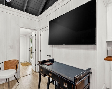 1017 Sw 4th Street - Photo Thumbnail 8