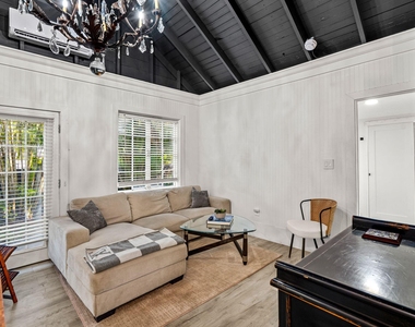 1017 Sw 4th Street - Photo Thumbnail 4