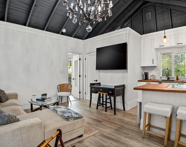 1017 Sw 4th Street - Photo Thumbnail 2
