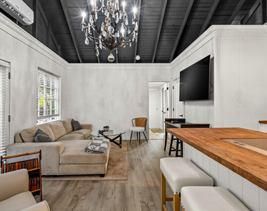 1017 Sw 4th Street - Photo Thumbnail 1