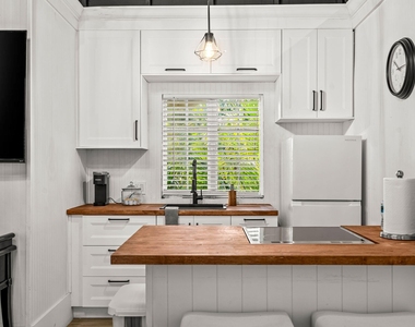 1017 Sw 4th Street - Photo Thumbnail 5