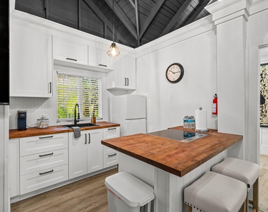 1017 Sw 4th Street - Photo Thumbnail 6