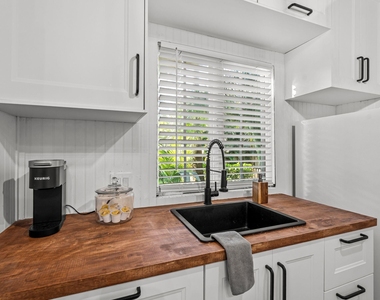 1017 Sw 4th Street - Photo Thumbnail 7