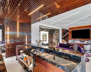 2934 Ne 8th Avenue - Photo Thumbnail 14