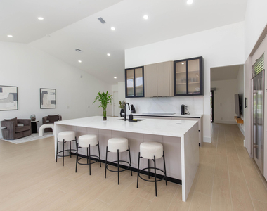 2281 Seaford Drive - Photo Thumbnail 5