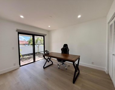 2281 Seaford Drive - Photo Thumbnail 13