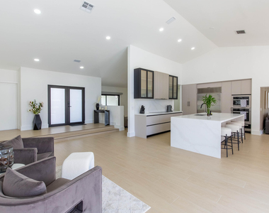 2281 Seaford Drive - Photo Thumbnail 4