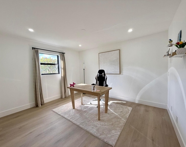 2281 Seaford Drive - Photo Thumbnail 12