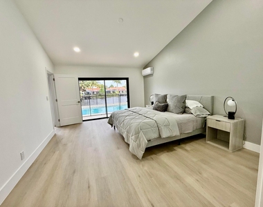 2281 Seaford Drive - Photo Thumbnail 6