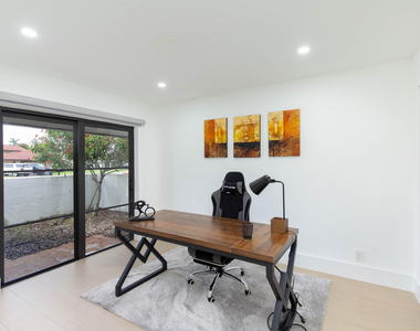 2281 Seaford Drive - Photo Thumbnail 3