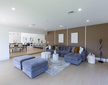 2281 Seaford Drive - Photo Thumbnail 10
