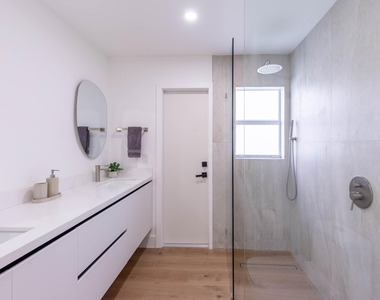 2281 Seaford Drive - Photo Thumbnail 2