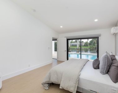 2281 Seaford Drive - Photo Thumbnail 21