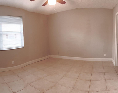 3662 N University Drive - Photo Thumbnail 8