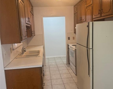 315 Willow Place - Photo Thumbnail 2