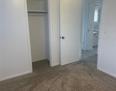 315 Willow Place - Photo Thumbnail 8