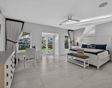 3109 Ne 42nd Court - Photo Thumbnail 3