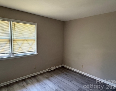 524 Echodale Drive - Photo Thumbnail 3