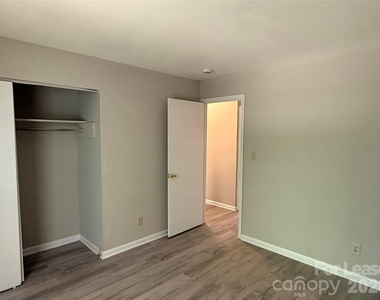 524 Echodale Drive - Photo Thumbnail 6