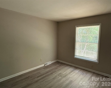 524 Echodale Drive - Photo Thumbnail 5