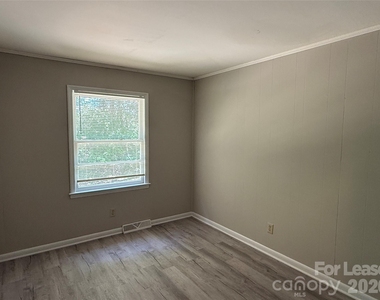 524 Echodale Drive - Photo Thumbnail 8